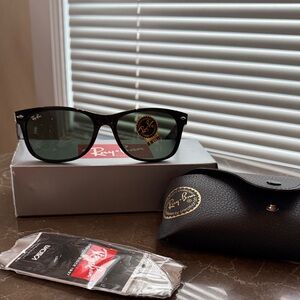 Ray-Ban Classic Black Sunglasses with Case